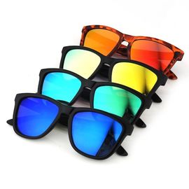 Façonnez à de pleines femmes de lunettes de soleil de cadre le rétro poids léger avec uV400 fournisseur