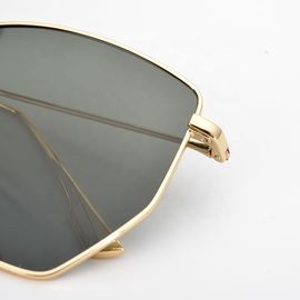 Résistance à la corrosion matérielle polarisée d'acier inoxydable de lunettes de soleil de mode de vie bonne fournisseur